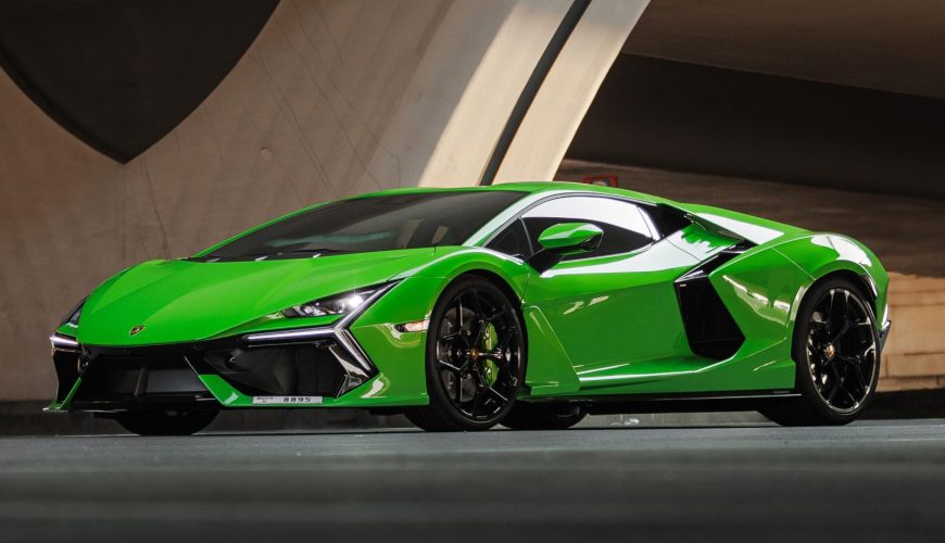 Rent Lamborghini Revuelto in Dubai