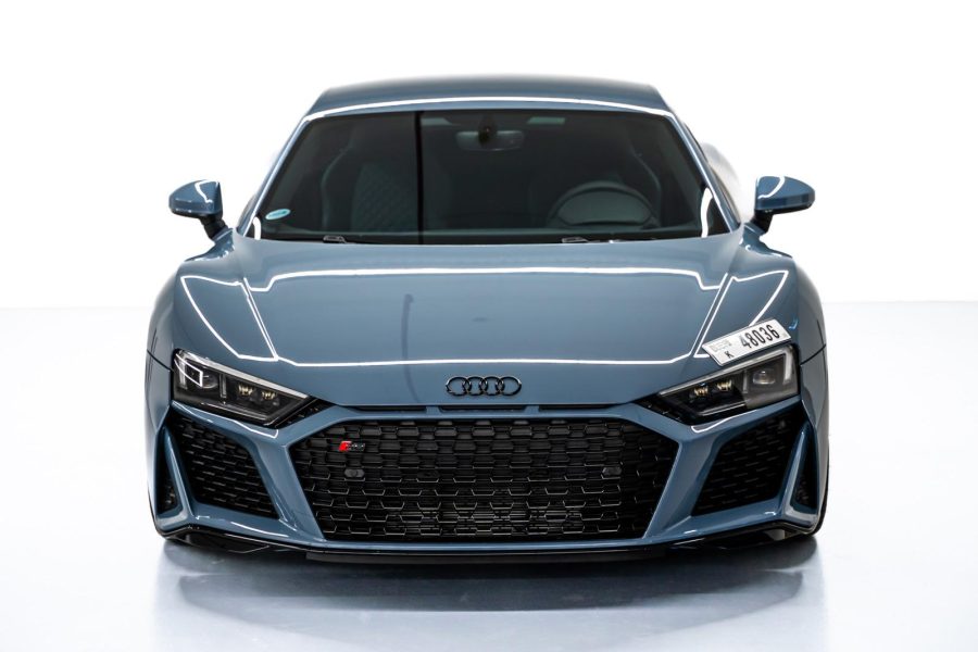 rent Audi R8 V10 in Dubai
