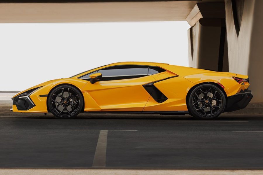 rent Lamborghini Revuelto in Dubai