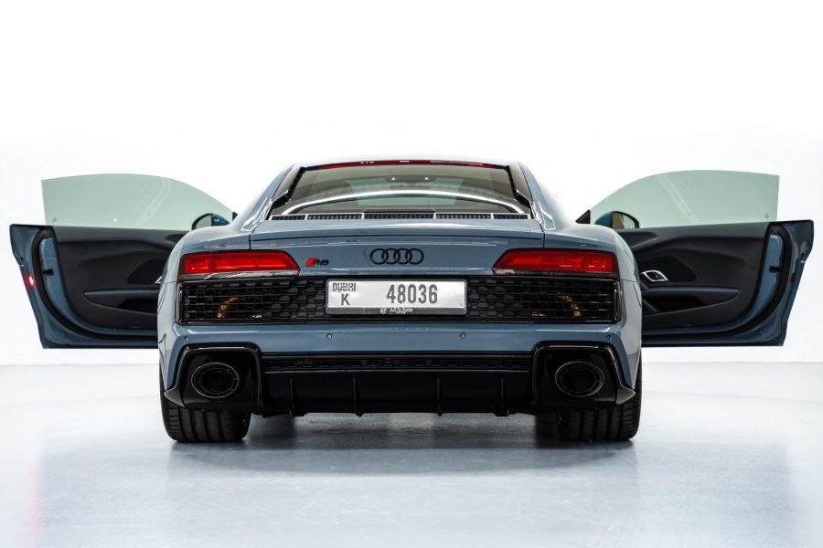 rent Audi R8 V10 in Dubai