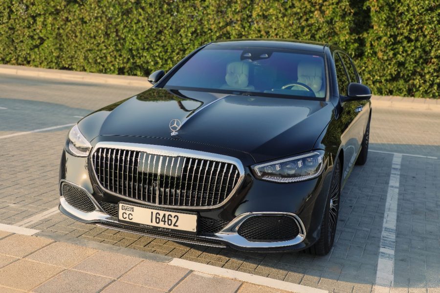 rent Mercedes-Maybach without deposit with driver